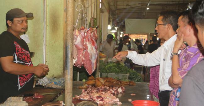 Dinas KP2K Rutin Sidak Daging di Pasar